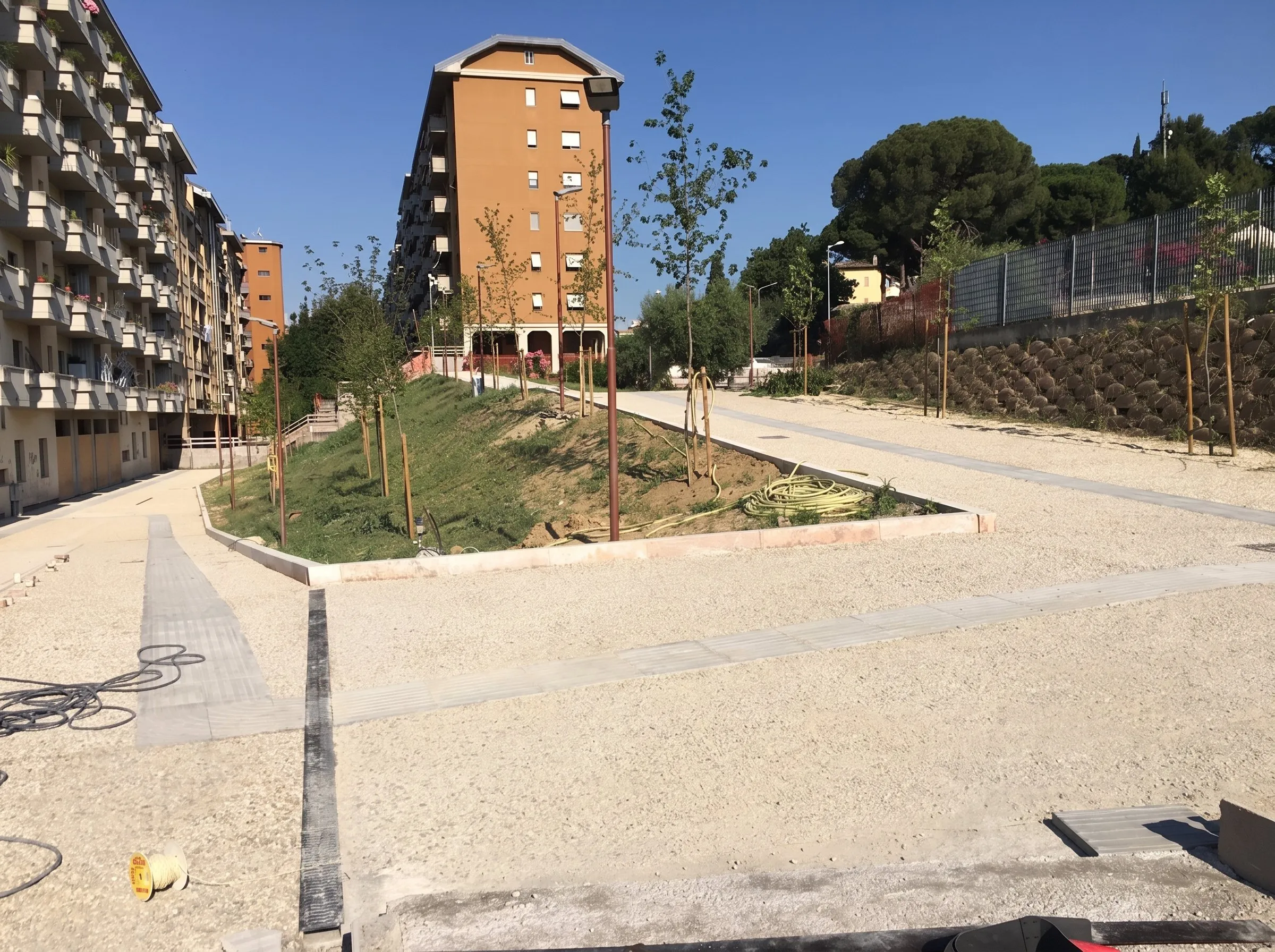 Piazza della Scuola Media di Monticelli – Ascoli Piceno — Ascoli Piceno