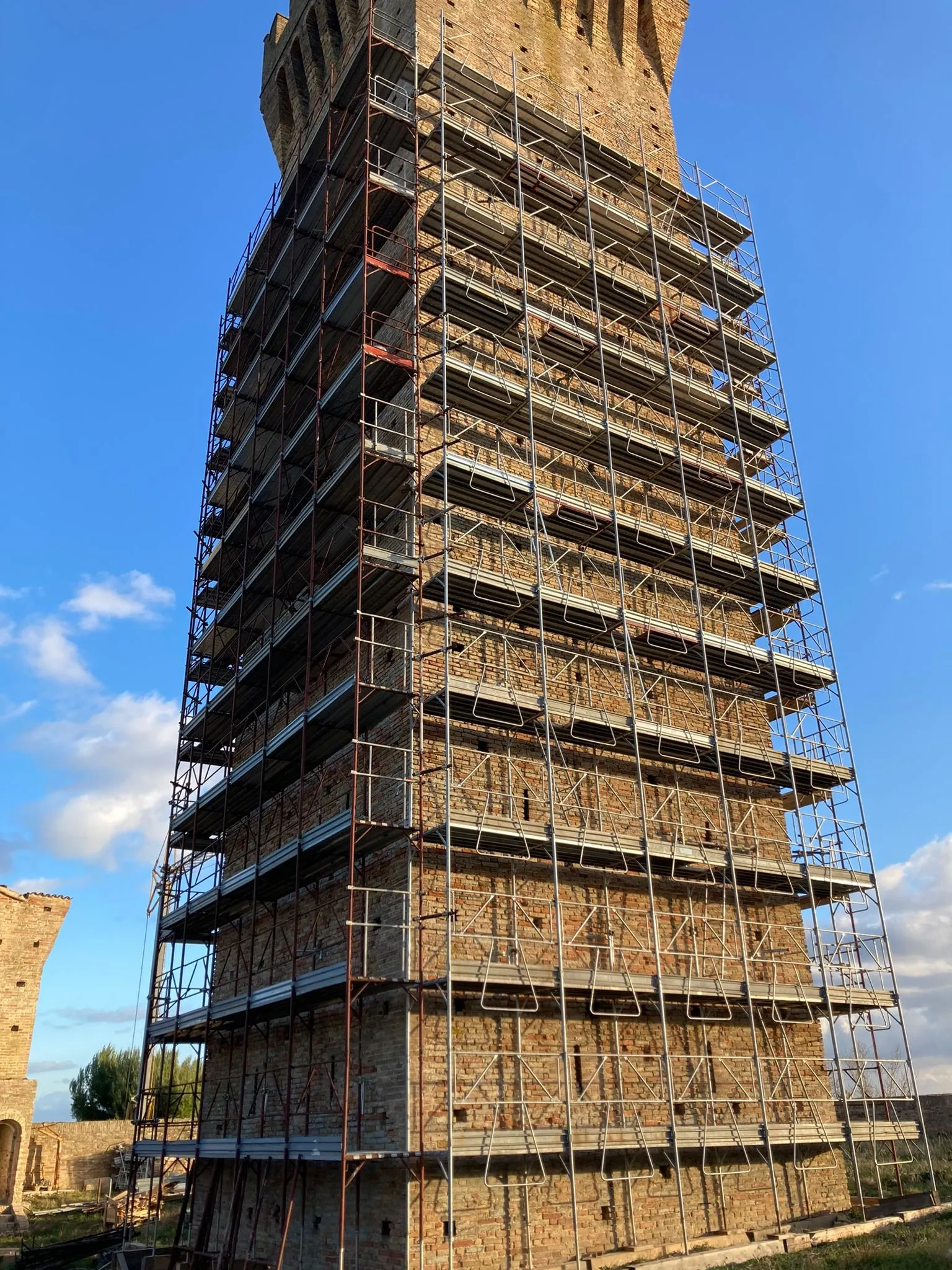 Castello di Montefiore — fotografia 1